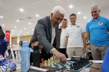 Çanakkale Şehitlerini Anma Satranç Turnuvası’na yoğun ilgi
