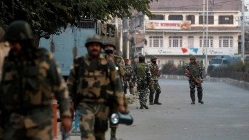 Çatışmanın ardından çıkan patlamada 5 Hint askeri öldü