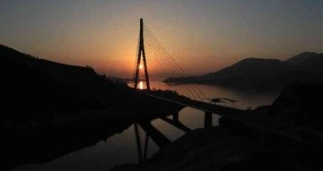 Çelik miktarı ile Eyfel’e eşdeğer Kömürhan Köprüsü’nde günbatımı güzelliği