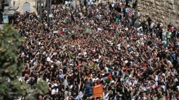 Cenazesine insan akını! Ebu Akile için binler toplandı