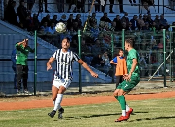 Çeşme Belediyespor, Salihli Belediyespor’u 5-0 mağlup etti
