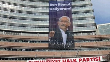 CHP binasındaki "Ben Kemal, geliyorum" afişi indirildi