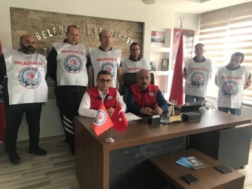 CHP’li Çorlu Belediyesi greve hazırlanan işçisini vatandaşa şikayet etti
