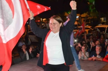 CHP’li Gençay, Didim’in ilk kadın belediye başkanı oldu
