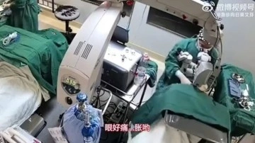 Çin'de ameliyat sırasında hasta yumruklayan doktora tepki