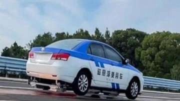 Çin'de mıknatısla hareket eden araba test sırasında saatte 230 km hıza ulaştı