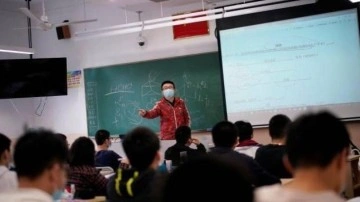 Çin'de vakalar artıyor: Şanghay'da eğitim çevrim içi yapılacak
