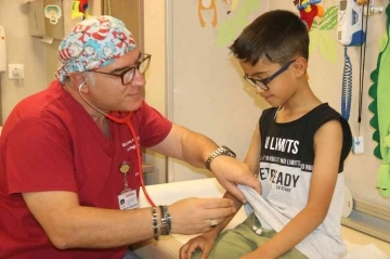 Çocuk sağlığı uzmanı uyardı: Okulların açılması ve mevsim geçişleriyle çocuk hastalıkları için Eylül kritik ay
