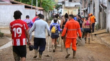 Colombia'da Şiddetli Yağışlar ve Toprak Kaymaları