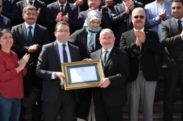 Çorum Belediye Başkanı Dr. Halil İbrahim Aşgın Mazbatasını Aldı