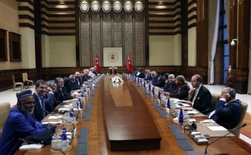 Cumhurbaşkanı Erdoğan, ABD Müslüman Organizasyonları Konseyi Genel Sekreteri Usame Cemal ve heyetini kabul etti
