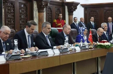 Cumhurbaşkanı Erdoğan, Cezayirli mevkidaşı Tebbun ile heyetlerarası görüşmeye katıldı
