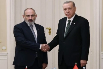 Cumhurbaşkanı Erdoğan, Ermenistan Başbakanı Nikol Paşinyan'la görüştü