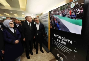 Cumhurbaşkanı Erdoğan, Filistin sergisini gezdi
