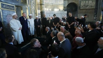 Cumhurbaşkanı Erdoğan İstanbul'da Ayasofya Camii'ni Ziyaret Etti