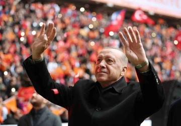 Cumhurbaşkanı Erdoğan: &quot;2023 seçiminde tarihimizin en büyük zaferi elde etmemizin önüne kimse geçemez&quot;
