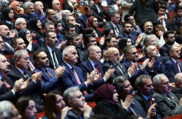 Cumhurbaşkanı Erdoğan: &quot;Biz Türk sporunun tartışmalarla değil, başarılarla gündeme gelmesini arzu ediyoruz&quot;
