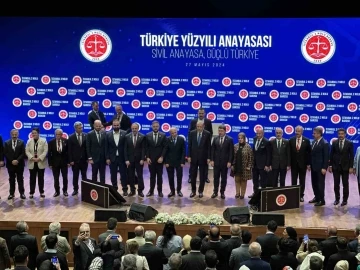 Cumhurbaşkanı Erdoğan: &quot;Çerçevesini darbecilerin çizdiği sorunlu anayasa ile yola devam edemeyiz&quot;
