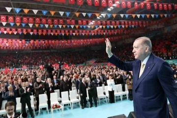 Cumhurbaşkanı Erdoğan: &quot;Hükümetimizin gündeminin değişmez ilk maddesi depremde yıkılan şehirlerimizin yeniden inşası ve ihyasıdır&quot;
