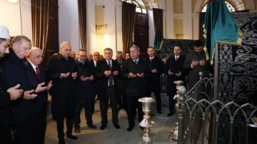 Cumhurbaşkanı Erdoğan, Sultan 2. Abdülhamid Han türbesini ziyaret etti