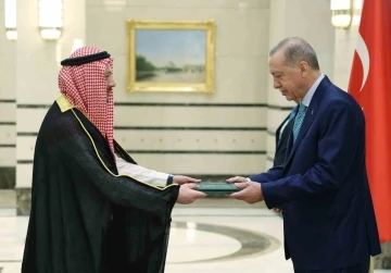 Cumhurbaşkanı Erdoğan, Suudi Arabistan Büyükelçisi Fahad Bin Assaad Bin A. Abualnasr’ı kabul etti
