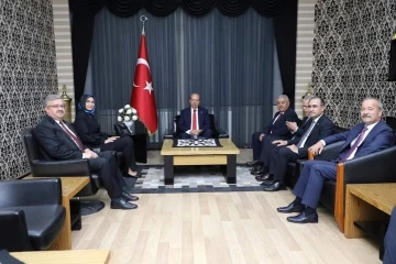 Cumhurbaşkanı Tatar’dan, Başkan Zeybek’e ziyaret

