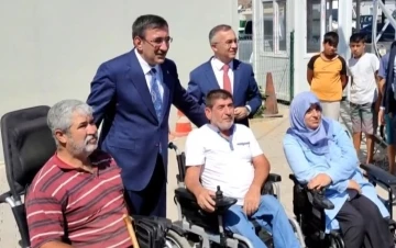 Cumhurbaşkanı Yardımcısı Cevdet Yılmaz, Nurdağı’nda incelemelerde bulundu
