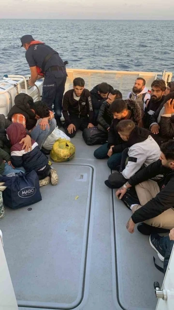 Dalaman’da Yunanistan’ın geri ittiği 20 düzensiz göçmen kurtarıldı

