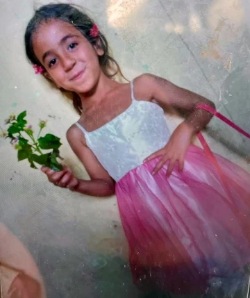 Damda oynayan 6 yaşındaki Fatma, maganda kurşunu ile ağır yaralandı