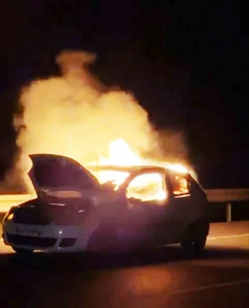 Datça yolunda araç yangını
