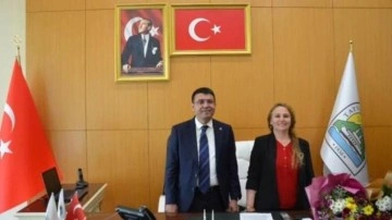 DEM Partili Belediye Başkanları Erdoğan'ın Fotoğrafını Kaldırdı