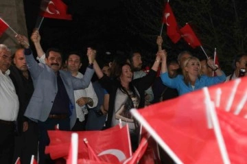 Denizli’de CHP Adayları Zaferi Kutladı