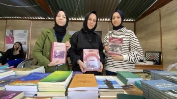 Deprem şehidi kültür elçisi Yaşar Alparslan’ın anısı kitapları ile yaşatılıyor
