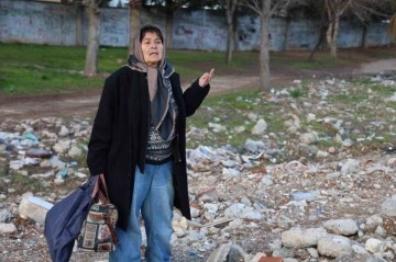 Depremde sevdiklerini kaybeden yaşlı kadın acıyı anlattı