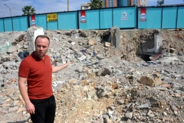 Depremde yıkılan bankanın kasasındaki 2 milyon liralık altını bulunamadı