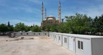 Depremin merkezi Kahramanmaraş’ta oy kullanılacak konteynerler hazır