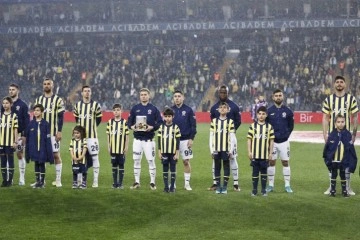 Depremzede çocuklar Fenerbahçe - Kayserispor maçında ağırlandı