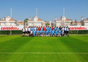 Dick Advocaat’ın çalıştırdığı Curaçao Futbol Milli Takımı, Antalya’da kamp yapıyor
