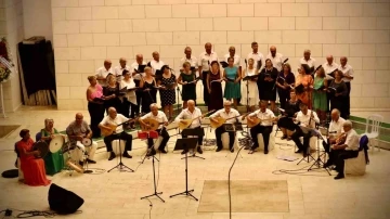 Didim türkü grubu yaz konseri büyük beğeni topladı
