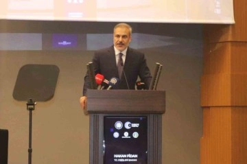 Dışişleri Bakanı Hakan Fidan İzmir'de Esnaf Ziyareti Gerçekleştirdi