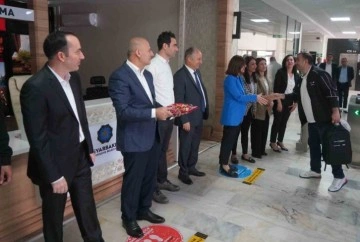 Diyarbakır Büyükşehir Belediyesi Başkanı Serra Bucak Personeliyle Buluştu
