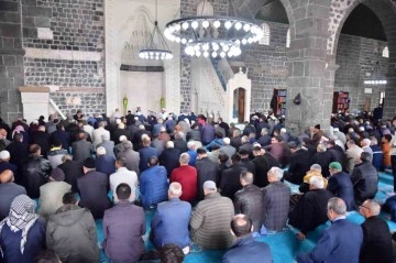 Diyarbakır Büyükşehir Belediyesi Çanakkale Şehitleri İçin Mevlid-i Şerif Programı Düzenledi