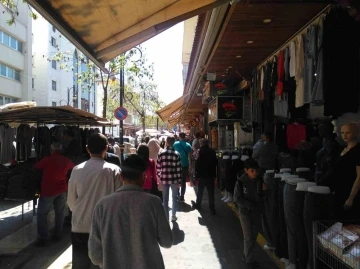 Diyarbakır’da çarşı pazarda bayram hareketliliği
