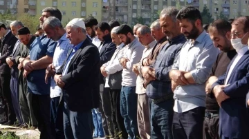 Diyarbakır’da halk yağmur duasına çıktı
