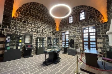 Diyarbakır’da Sezai Karakoç Kültür ve Edebiyat Evi açıldı
