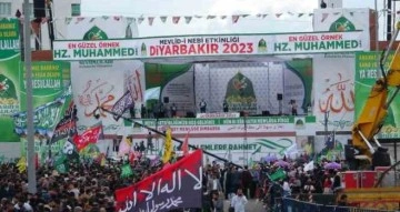 Diyarbakır’da binlerce kişi ‘En Güzel Örnek Hazreti Muhammed’ etkinliğinde buluştu