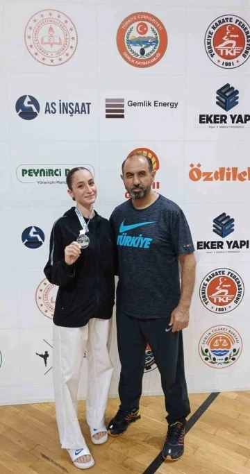 Diyarbakırlı milli karateci, uluslararası turnuvada gümüş madalya kazandı
