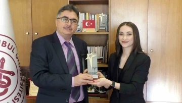 Doktorclub Awards 2023’te İHA muhabiri Karadağ’a ödül
