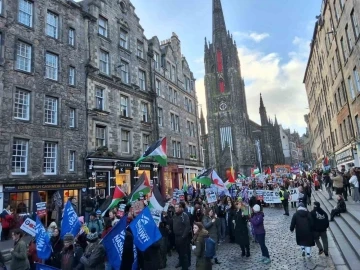 Dünyanın dört bir yanında Filistin’e destek yürüyüşleri sürüyor
