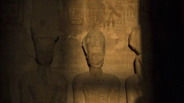Ebu Simbel Tapınağı'nda Nadir Gerçekleşen Doğa Olayı Binlerce Turisti Büyüledi